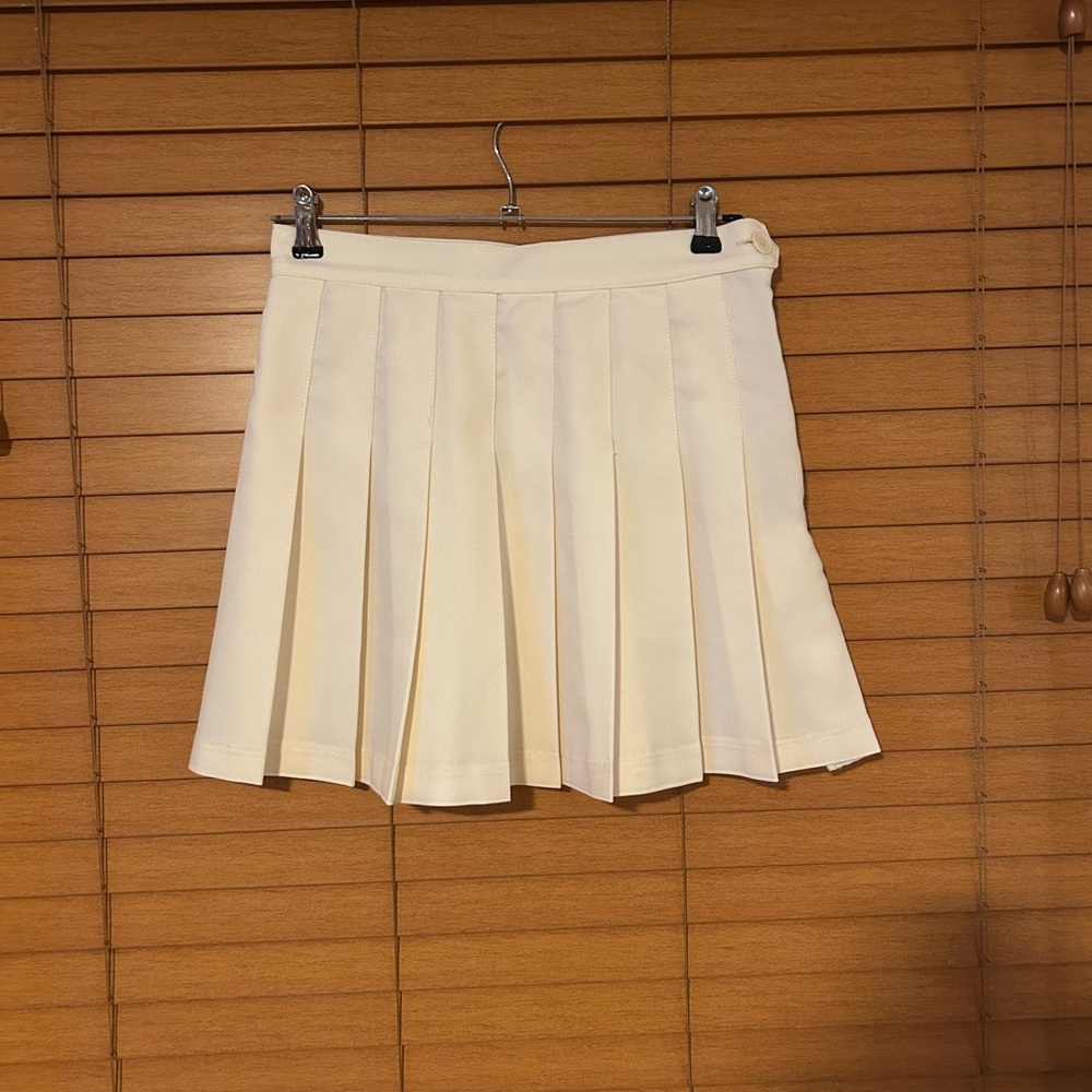 Los Angeles Apparel - Cream/White Pleated Mini Skirt